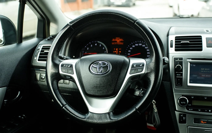Toyota Avensis cena 47900 przebieg: 214000, rok produkcji 2014 z Radom małe 742